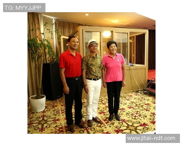 昔日足球英雄重聚一堂 共忆辉煌岁月展现传奇风采